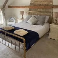 Boutique 2 bedroom cottage - North Norfolk coast, hotel v destinácii Hindringham