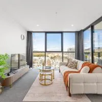 Stylish Woden 2BR, Near Hospital, CIT, Westfield、Phillipのホテル