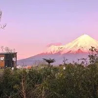 Taranaki Creekside KIWI by Tiny Away, hotel en Midhirst