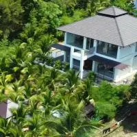 VILLA Coconut Sala - Chill Out Ocean Views near Beach, hotel en Salad Beach