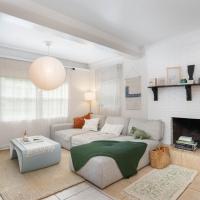 Ginger Home Heated Pool Beach 6mi Pet-Friendly, hotel near Melbourne International Airport - MLB, Melbourne