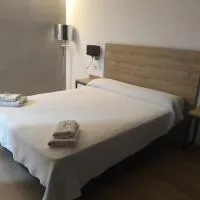 Hostal los Rosales，Almázcara的飯店