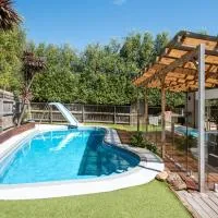 Malibu in Mt Martha with solar heated pool, hotel u gradu Maunt Marta