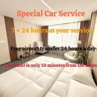 云巷酒店Shanghai Yunxiang Hotel provides 24-hour and 7-day airport pick-up and drop-off service round-the-clock butler service available at your request anytime elegant peaceful courtyard, we uphold the service tenet that guests are our top priorit, hotel em Xangai