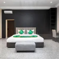 Adhan Apartments, hotel di Aso