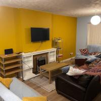 Family home near the beach, hotel poblíž Letiště Blackpool - BLK, Saint Annes on the Sea