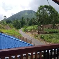 Homestay Alina, hotel a Tomohon