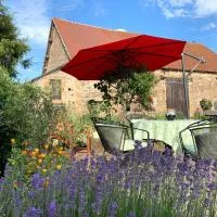 Camping et Gîtes Brenazet, hotel v destinácii Vernusse