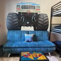 Bigfoot Monster Truck group suite near St Louis, hotel en Pacific
