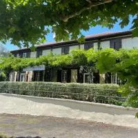 Hôtel et RESTAURANT traditionnel L' Escalandes, hotel v destinácii Lesperon