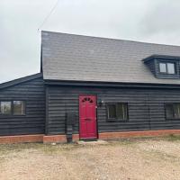 2 Willow Cottage &ndash; hotel w pobliżu miejsca Lotnisko Londyn Stansted w mieście Takeley