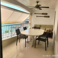 Piso Castell con vistas al mar, piscina en la primera linea, hotel en Salou