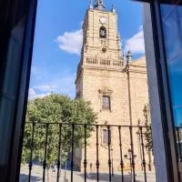 Los Soportales-Casa historica siglo XVI a 20 minutos de Puy du Fou, hotel em Orgaz