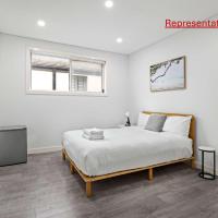 Sleek & Comfortable Double Room at Revesby with Shared Amenities, hotel near Bankstown Airport - BWU, Revesby