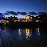 Hennesstrand Brygge - Leiligheter med vakker utsikt i Vesterålen - Lofoten, hotel dicht bij: Luchthaven Stokmarknes, Skagen - SKN, Hennes