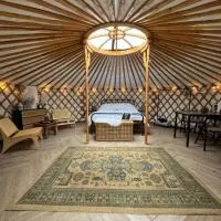 The Isla Yurt, hotel u gradu Kolčester