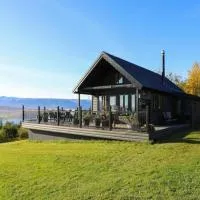 LL Properties - Charming Panorama Family Cabin, hotel a Svalbarðseyri