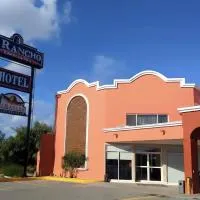 Hotel El Rancho، فندق في Sabinas Hidalgo