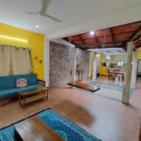 SHI's Chettinad Courtyard Villa a 3BHK near Adiyogi, hotelli kohteessa Alāndurai