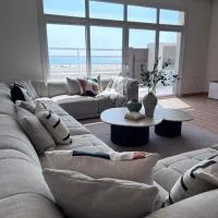 Al Marsa Beachfront Villa, Hotel in Al Sharqiyah