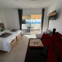 Estudio Frente al Mar 100% Vista al Oc&eacute;ano, Hotel in Playa de las Am&eacute;ricas