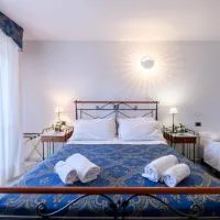 hotel falco azzurro، فندق في مارتينسيكورو