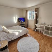 Maison Zen, Résidence paisible près de Montréal, khách sạn gần Montréal/St-Hubert Airport - YHU, Longueuil