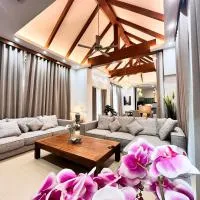 La Nissta Villa 4bdr pool Villa Phuket โรงแรมในBan Bo Rae