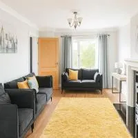 3 Bed Spacious House in Castletroy, Limerick, hotel v destinácii Killonan Station