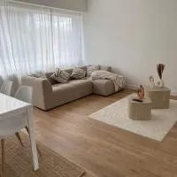 Appartement neuf, moderne et lumineux à Vernon، فندق في فيرنون