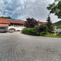 Hetényi Apartmanház és Birtok, Hotel in Mecseknádasd