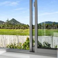 'Ocean Beach Road Oasis', hotel v destinaci Tairua