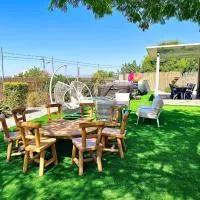 גבוה בגלבוע, hotel v destinaci Gan Ner