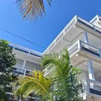 Beach Life Long Beach Resort, хотел в Тринкомале