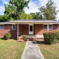 Walk to SC State University and Claflin Cozy Home, hotel near Orangeburg Municipal - OGB, Orangeburg