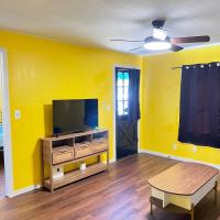 Pet friendly newly renovated home in Central Okc, hotel cerca de Aeropuerto de Will Rogers World - OKC, Oklahoma City