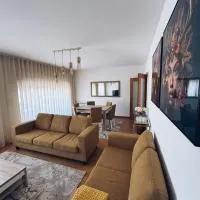 Badita House, מלון בקמיניה