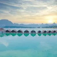 Viesnīca 500 Rai Floating Resort pilsētā Ban Chieo Ko
