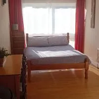 털러모어에 위치한 호텔 Lovely double bed private studio in tullamore town