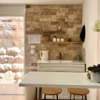 Designed Studio Apartment, hotel v destinaci Kefar Weradim