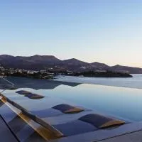 NIKO Seaside Resort MGallery، فندق في آغيوس نيكولاوس