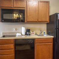 Suburban Studios Triadelphia - Wheeling at The Highlands, hotel near Wheeling Ohio County Airport - HLG, Triadelphia