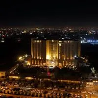 فندق قصر الخورنق, hotel v destinaci Nadžaf