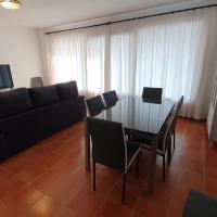 Apartament gran amb gran balco i pati interior, hotel em Port de la Selva