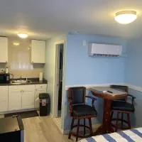 Cozy Studio in Quiet Neighborhood, hotelli kohteessa Bradenton