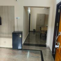 Townhouse Kurnool Bus Terminal Formerly Hotel Lakshmi Pride、カルヌールにあるKurnool Airport - KJBの周辺ホテル