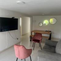 Full apartment near El Poblado, hotel near Olaya Herrera Airport - EOH, Medellín
