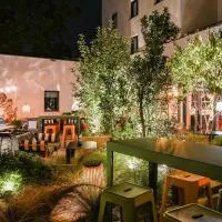 Tribe Paris Saint Ouen – hotel w mieście Saint-Ouen