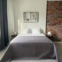 Unique & premium apartment with free wifi & parking for 2 cars in the center of Kerava, hotel sa Kerava