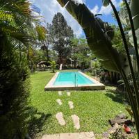 Casaquinta grande con pileta y parrilla、Camba Puntaにあるコリエンテス国際空港 - CNQの周辺ホテル